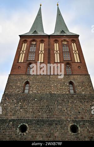 Nikolaikirche im Nikolaiviertel in Berlin. Sie ist die älteste Kirche in Berlin. Stockfoto