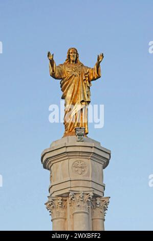 Basilika unserer Lieben Frau vom Rosenkranz, Basilika des Rosenkranzes, Wallfahrtskirche, Santuario de Fatima, Fatima-Schrein, Fatima, Ourem, Santarem, Statue von Stockfoto