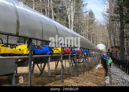 Karussell, bob-Skilift, Viertel Monte Botte-Donato, Lorica, Kalabrien, Italien Stockfoto