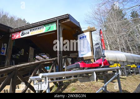 Karussell, bob-Skilift, Viertel Monte Botte-Donato, Lorica, Kalabrien, Italien Stockfoto