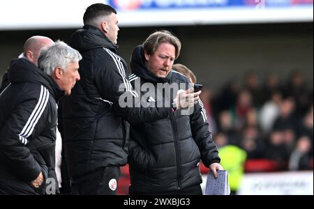 Crawley UK 29. März 2024 - Crawley Assistant Manager Jamie Day während des Spiels der EFL League 2 zwischen Crawley Town und Doncaster Rovers : Credit Simon Dack / TPI / Alamy Live News nur redaktionelle Verwendung. Kein Merchandising. Für Football Images gelten Einschränkungen für FA und Premier League, inc. Keine Internet-/Mobilnutzung ohne FAPL-Lizenz. Weitere Informationen erhalten Sie bei Football Dataco Stockfoto