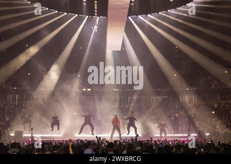 Chicago, USA. März 2024. Sänger Bad Bunny (Benito Antonio Martínez Ocasio) während der Most Wanted Tour im United Center am 28. März 2024 in Chicago, Illinois (Foto: Daniel DeSlover/SIPA USA) Credit: SIPA USA/Alamy Live News Stockfoto