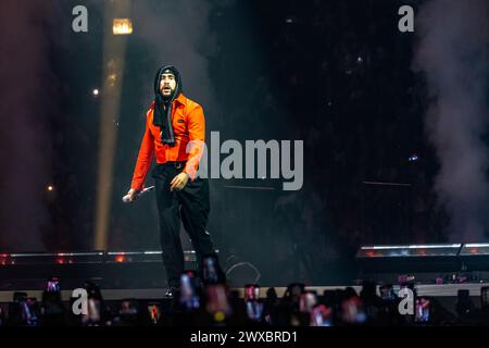 Chicago, USA. März 2024. Sänger Bad Bunny (Benito Antonio Martínez Ocasio) während der Most Wanted Tour im United Center am 28. März 2024 in Chicago, Illinois (Foto: Daniel DeSlover/SIPA USA) Credit: SIPA USA/Alamy Live News Stockfoto