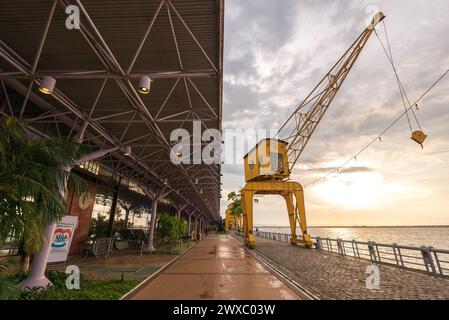 Docks Station in Belem City ist ein beliebter Ort mit Restaurants und Geschäften Stockfoto