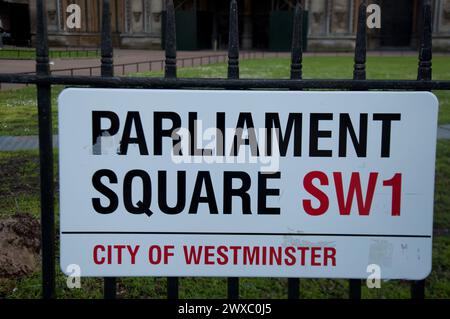 Straßenschild für Parliament Square, City of Westminster, London, UK Stockfoto