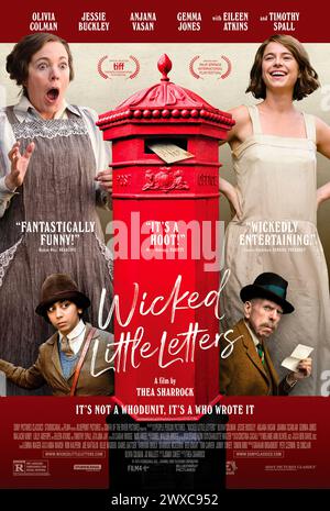 Wicked Little Letters (2023) von Thea Sharrock mit Olivia Colman, Jessie Buckley und Jason Watkins. Als die Leute in Littlehampton - einschließlich der konservativen Lokalredner Edith - beginnen, Briefe voller urkomischer Profanitäten zu erhalten, wird die rowdy irische Migrantin Rose des Verbrechens angeklagt. Da sie vermuten, dass etwas nicht stimmt, untersuchen die Frauen der Stadt. US-Poster mit einem Blatt.***NUR REDAKTIONELLE VERWENDUNG*** Guthaben: BFA/Sony Pictures Classics Stockfoto