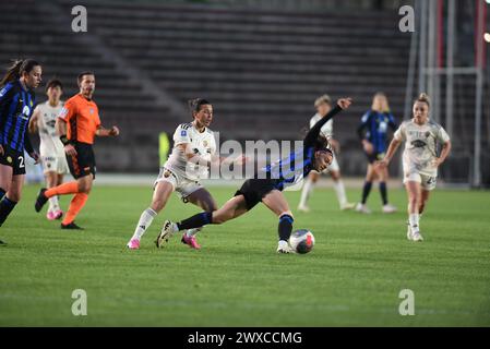 Mailand, Italien. März 2024. Spielkonflikte zwischen den Spielern von AS Roma Women und FC Internazionale Women während des Playoff-Spiels in der Arena Civica Gianni Brera (Foto: © Ervin Shulku/ZUMA Press Wire) NUR REDAKTIONELLE VERWENDUNG! Nicht für kommerzielle ZWECKE! Stockfoto