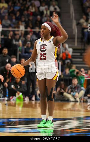 Albany, New York, USA. März 2024. Der US-amerikanische Wächter RAVEN JOHNSON (25) nennt das nächste Spiel spät in der zweiten Halbzeit während des NCAA Women's Basketball Tournament Albany 1 Regional Halbfinales 2024 in der MVP Arena in Albany, N.Y. (Credit Image: © Scott Rausenberger/ZUMA Press Wire) NUR REDAKTIONELLE VERWENDUNG! Nicht für kommerzielle ZWECKE! Stockfoto