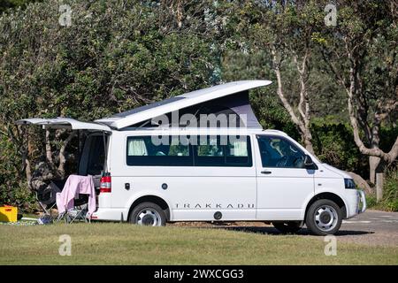 Volkswagen VW Trakkadu, australischer Umbau von T6.1 VW Transporter LWB, Palm Beach in Sydney, Australien Stockfoto