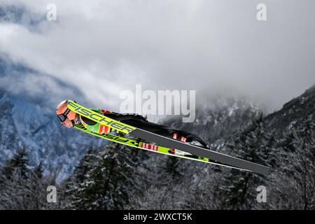 Planica, Slowenien. März 2024. Stefan Kraft aus Österreich in Aktion während des HS240-Teams der Herren im Skispringen-Weltmeisterschaftsfinale der FIS. Quelle: SOPA Images Limited/Alamy Live News Stockfoto