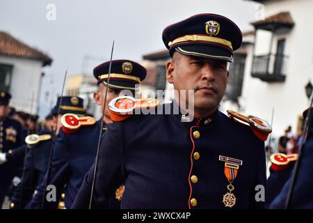 Tunja, Kolumbien. März 2024. Mitglieder der kolumbianischen Armee nehmen am 29. März 2024 an den Feierlichkeiten zum Karfreitag in Tunja, Kolumbien, Teil. Foto: Cristian Bayona/Long Visual Press Credit: Long Visual Press/Alamy Live News Stockfoto