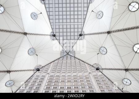 Die Gebäude der grande Arche in Paris la Défense im Jahr 2017 Stockfoto