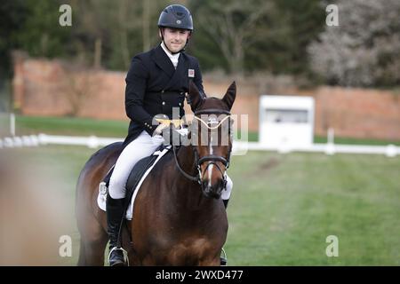 Richard Coney aus Großbritannien mit Poetry in Motion II während der CCI4*-S Grantham Cup Dressur beim Thoresby Park International Eventing Spring Carnival am 29. März 2024, Thoresby Park, Vereinigtes Königreich (Foto: Maxime David - MXIMD Pictures) Stockfoto