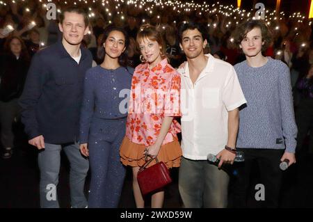 Max von der Groeben, Gizem Emre, Jella Haase, Mido Kotaini und Cooper Dillon bei der Premiere des Kinofilms Chantal im Märchenland im Cinemaxx Hamburg Dammtor. Hamburg, 29.03.2024 *** Max von der Groeben, Gizem Emre, Jella Haase, Mido Kotaini und Cooper Dillon bei der Premiere des Films Chantal im Märchenland im Cinemaxx Hamburg Dammtor Hamburg, 29 03 2024 Foto:xgbrcix/xFuturexImagex chantal hamburg 4308 Stockfoto