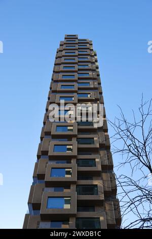 Norra Tornen neben dem neuen Universitätskrankenhaus Karolinska. Stockfoto