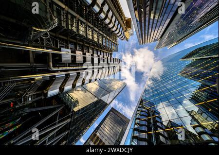 Das Lloyd's Building (auch bekannt als Inside-Out Building) ist die Heimat der Versicherungsanstalt Lloyd's of London. Es befindet sich am ehemaligen Standort des East India House in der Lime Street, im wichtigsten Finanzviertel Londons, dem Foto der City of London von Rob Hadley Stockfoto