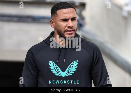 Jamaal Lascelles aus Newcastle United kommt während des Premier League-Spiels Newcastle United gegen West Ham United in St. James's Park, Newcastle, Großbritannien, 30. März 2024 (Foto: Mark Cosgrove/News Images) Stockfoto