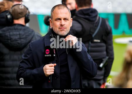 30. März 2024; St. James' Park, Newcastle, England; Premier League Football, Newcastle United gegen West Ham United; Joe Cole, Zusammenfassender für TNT Sports, vor dem Auftakt Credit: Action Plus Sports Images/Alamy Live News Stockfoto