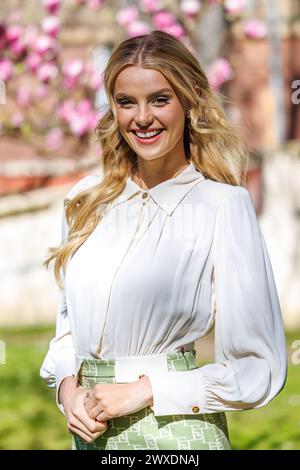 Die tschechische Gewinnerin des internationalen Schönheitswettbewerbs Miss World Krystyna Pyszkova besuchte die SANTE geschützte Wohnung in Havirov, Tschechien, Marc Stockfoto