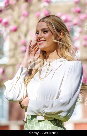 Die tschechische Gewinnerin des internationalen Schönheitswettbewerbs Miss World Krystyna Pyszkova besuchte die SANTE geschützte Wohnung in Havirov, Tschechien, Marc Stockfoto