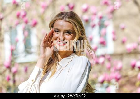 Die tschechische Gewinnerin des internationalen Schönheitswettbewerbs Miss World Krystyna Pyszkova besuchte die SANTE geschützte Wohnung in Havirov, Tschechien, Marc Stockfoto