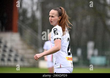 Oostakker, Belgien. 30. März 2024. Sari Kees (2) von OHL, dargestellt während eines Frauenfußballspiels zwischen KAA Gent und OH Leuven am 2. Spieltag von PO1 in der Saison 2023-2024 der belgischen Lotto Womens Super League, am Samstag, den 24. März 2024 in Oostakker, BELGIEN. Quelle: Sportpix/Alamy Live News Stockfoto