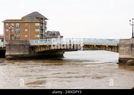 Der Fluss Yare und die Haven Bridge bei Great Yarmouth Stockfoto