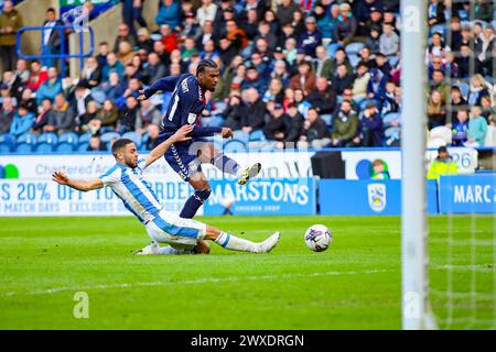 John Smith's Stadium, Huddersfield, England - 29. März 2024 Haji Wright (11) von Coventry City erzielt das 3. Tor - während des Spiels Huddersfield Town gegen Coventry City, Sky Bet Championship, 2023/24, John Smith's Stadium, Huddersfield, England - 29. März 2024 Credit: Mathew Marsden/WhiteRosePhotos/Alamy Live News Stockfoto