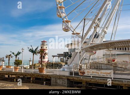 Clacton-on-Sea, Essex, Vereinigtes Königreich – 20. März 2024. Der Pier in der Küstenstadt Clacton-on-Sea, Essex Stockfoto