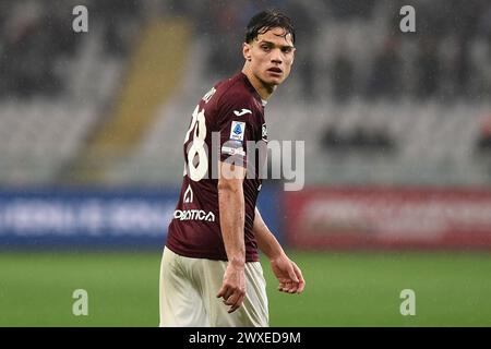 Turin, Italien. 30. März 2024. Der Torino-Spieler Samuele Ricci sieht beim Fußball-Spiel der Serie A zwischen Turin und Monza im Stadio Olimpico Grande Torino in Turin, Nordwesten Italiens, am Samstag, den 30. März 2024 an. Sport - Fußball . (Foto: Alberto Gandolfo/LaPresse) Credit: LaPresse/Alamy Live News Stockfoto