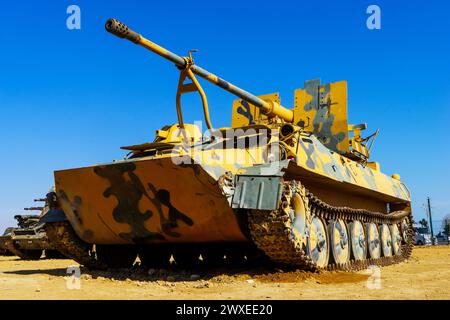 Kampfpanzer und Technologie. Militärtechnologie. Breites Bild für Banner und Werbung Stockfoto