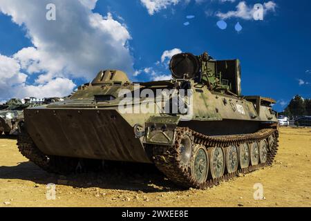 Kampfpanzer und Technologie. Militärtechnologie. Breites Bild für Banner und Werbung Stockfoto