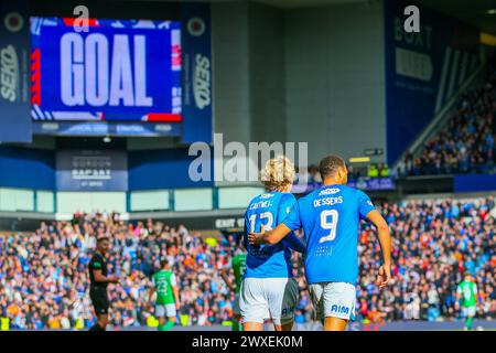 Glasgow, Großbritannien. 30. März 2024. Die Rangers spielen Hibernian im Ibrox Stadium in Glasgow, Schottland, Großbritannien in einem Spiel der schottischen Premiership. Die Rangers sind derzeit Zweiter in der Liga und ein Sieg würde sie an die Spitze bringen, vor ihren engsten Konkurrenten, Celtic. Hibernian, der derzeit 6. Platz sitzt, braucht Punkte, um diese Position vor der saisonalen Trennung in ein paar Wochen zu halten. Quelle: Findlay/Alamy Live News Stockfoto
