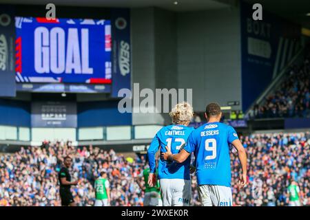 Glasgow, Großbritannien. 30. März 2024. Die Rangers spielen Hibernian im Ibrox Stadium in Glasgow, Schottland, Großbritannien in einem Spiel der schottischen Premiership. Die Rangers sind derzeit Zweiter in der Liga und ein Sieg würde sie an die Spitze bringen, vor ihren engsten Konkurrenten, Celtic. Hibernian, der derzeit 6. Platz sitzt, braucht Punkte, um diese Position vor der saisonalen Trennung in ein paar Wochen zu halten. Quelle: Findlay/Alamy Live News Stockfoto