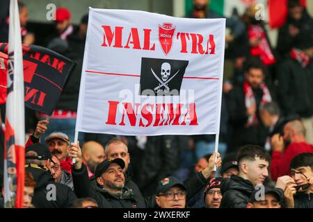 Fans des AC Monza während des Spiels der Serie A zwischen dem FC Turin und dem AC Monza am 30. März 2024 im Olympischen Stadion Grande Torino in Turin, Italien. Stockfoto