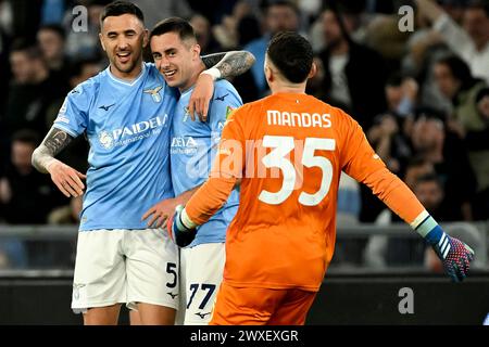 Rom, Italien. 30. März 2024. Adam Marusic von SS Lazio (c) feiert mit Matias Vecino und Christos Mandas von SS Lazio am Ende des Fußballspiels der Serie A zwischen SS Lazio und Juventus FC im Olimpico-Stadion in Rom (Italien) am 30. März 2024. Quelle: Insidefoto di andrea staccioli/Alamy Live News Stockfoto