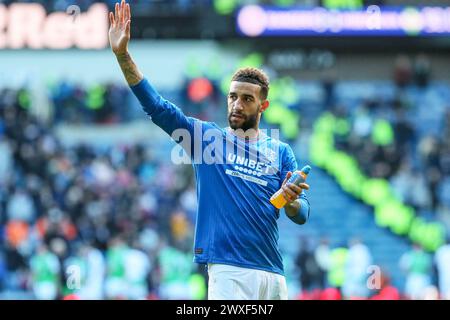 Glasgow, Großbritannien. 30. März 2024. Die Rangers spielen Hibernian im Ibrox Stadium in Glasgow, Schottland, Großbritannien in einem Spiel der schottischen Premiership. Die Rangers sind derzeit Zweiter in der Liga und ein Sieg würde sie an die Spitze bringen, vor ihren engsten Konkurrenten, Celtic. Hibernian, der derzeit 6. Platz sitzt, braucht Punkte, um diese Position vor der saisonalen Trennung in ein paar Wochen zu halten. Quelle: Findlay/Alamy Live News Stockfoto