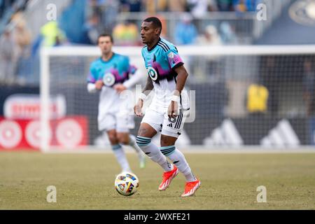 Chester, Pennsylvania, USA. 30. März 2024. Minnesota United FC Mittelfeldspieler Joseph Rosales (8) kontrolliert den Ball während der zweiten Hälfte eines Spiels gegen die Philadelphia Union im Subaru Park in Chester, Pennsylvania. Kyle Rodden/CSM/Alamy Live News Stockfoto