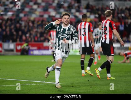 Brentford, Großbritannien. 30. März 2024; Gtech Community Stadium, Brentford, London, England; Premier League Football, Brentford gegen Manchester United; Mason Mount of Manchester United feiert, nachdem er seine Mannschaft in der 96. Minute das 1. Tor erzielte und es 0-1 erzielte. Credit: Action Plus Sports Images/Alamy Live News Stockfoto