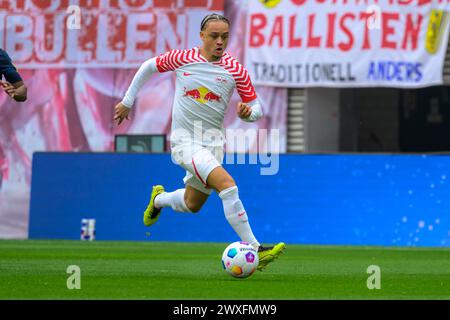 Leipzig, Deutschland. 30. März 2024. Xavi Simons (RasenBallsport Leipzig, #20), in einem Sprint, Lauf, RB Leipzig vs Mainz 05, 1. Bundesliga, Fußball, DFB, Bundesliga, Saison 2023/2024, Red Bull Arena leipzig, 30.03. 2024, Credit: HMB Media/Uwe Koch/Alamy Live News , Stockfoto