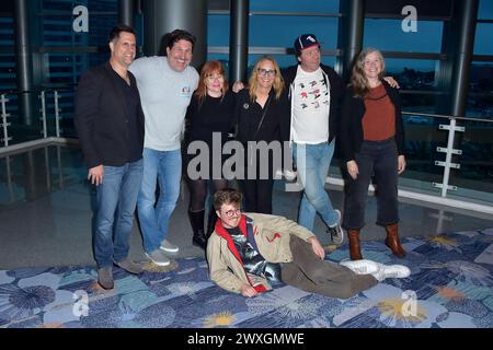 Vlas Parlapanides, Charley Parlapanides, Brooke Keesling, Alex Salyer, Monica Mitchell, Mike Hollingsworth und Amy Winfrey beim Monsters of Adult Animation Panel auf der WonderCon 2024 im Anaheim Convention Center. Anaheim, 30.03.2024 *** Vlas Parlapanides, Charley Parlapanides, Brooke Keesling, Alex Salyer, Monica Mitchell, Mike Hollingsworth und Amy Winfrey beim Monsters of Adult Animation Panel auf der WonderCon 2024 im Anaheim Convention Center Anaheim, 30 03 2024 Foto:xD.xStarbuckx/xFuturexImagex wondercon 4464 Stockfoto