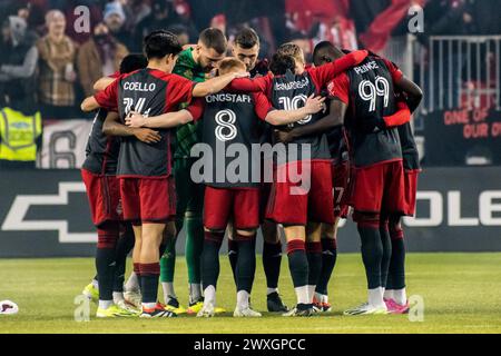 Toronto, Kanada. 30. März 2024. Die Spieler des Toronto FC treffen sich vor dem MLS-Spiel zwischen Toronto FC und Sporting Kansas City im BMO Field. Endergebnis: Toronto FC 1:3 Sporting Kansas City. Quelle: SOPA Images Limited/Alamy Live News Stockfoto