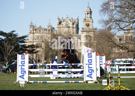 Thoresbury Park, Großbritannien. 30. März 2024. Gemma Stevens aus Großbritannien mit Jalapeno III während des CCI4*-S Grantham Cup Showjumping beim Thoresby Park International Eventing Spring Carnival am 30. März 2024, Thoresby Park, Vereinigtes Königreich (Foto: Maxime David - MXIMD Pictures) Stockfoto