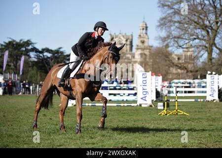 Thoresbury Park, Großbritannien. 30. März 2024. Gemma Stevens aus Großbritannien mit Jalapeno III während des CCI4*-S Grantham Cup Showjumping beim Thoresby Park International Eventing Spring Carnival am 30. März 2024, Thoresby Park, Vereinigtes Königreich (Foto: Maxime David - MXIMD Pictures) Stockfoto