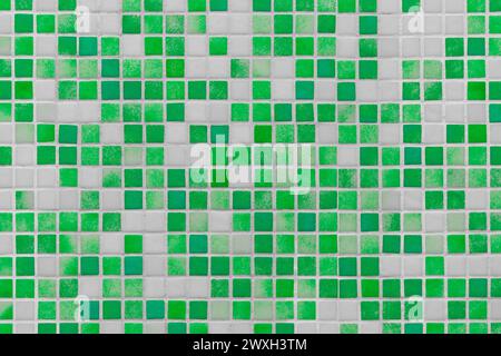 Keramik Grün Weiß Mosaikfliese Quadratische Wand Textur Hintergrund Badezimmer Wc Boden Badewanne. Stockfoto