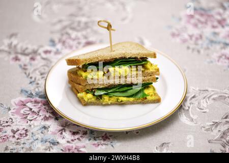 Hausgemachtes Krönungs-Hühnchen-Sandwich, britische Küche Stockfoto