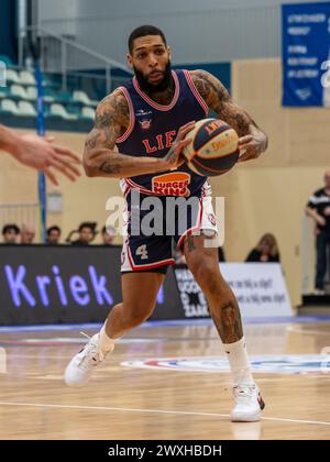 LEIDEN, NIEDERLANDE - MÄRZ 30: Jamelle Hagins von RSW Lüttich Basket im BNXT League Elite Gold Match zwischen Zorg en Zekerheid Leiden Stockfoto