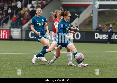 Wijdewormer, Niederlande. 31. März 2024. WIJDEWORMER, NIEDERLANDE - MÄRZ 31: Veerle Buurman vom PSV während des niederländischen Azerion Women's Eredivisie Matches zwischen AZ Alkmaar und PSV am AFAS Trainingskomplex am 31. März 2024 in Wijdewormer, Niederlande. (Foto von Gerard Spaans/Orange Pictures) Credit: Orange Pics BV/Alamy Live News Stockfoto