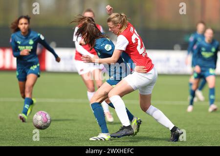 Wijdewormer, Niederlande. 31. März 2024. WIJDEWORMER, NIEDERLANDE - MÄRZ 31: Maudy stoop von AZ während des niederländischen Azerion Women's Eredivisie Matches zwischen AZ Alkmaar und PSV im AFAS Trainingskomplex am 31. März 2024 in Wijdewormer, Niederlande. (Foto von Gerard Spaans/Orange Pictures) Credit: Orange Pics BV/Alamy Live News Stockfoto