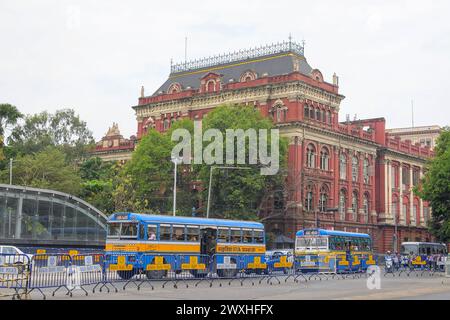 Blick auf das Writers' Building, ein berühmtes historisches Wahrzeichen in Kalkutta, Westbengalen, Indien am 19. März 2024. Stockfoto